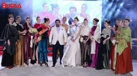 Türkiye'de bir ilk:çatıda defile