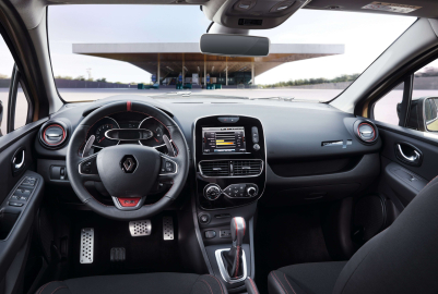 Yeni CLIO GT LINE versiyonu ve CLIO R.S.: Renault Sport tarzı tasarım ve sürüş