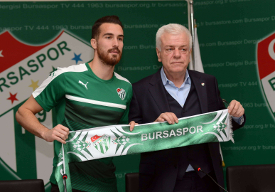 İmzayı attı! 2020'ye kadar Bursaspor'da