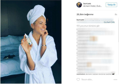 Burcu Esmersoy'un bornozlu fotoğrafı olay oldu