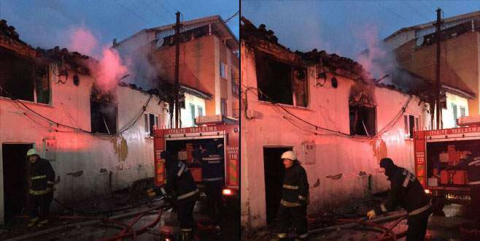 Bursa'da ahşap ev küle döndü
