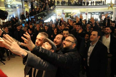 Çalgı Çengi İkimiz oyuncuları Bursalılarla buluştu