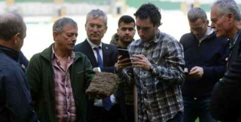 Bursa Büyükşehir yetkilileri Timsah Arena'nın zeminini inceledi