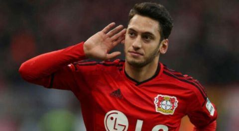 Hakan Çalhanoğlu Milan'da