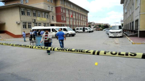 İstanbul'da Okul Çıkışı Silahlı Saldırı: Bir Öğrenci Öldü, 2 Öğrenci Yaralandı!