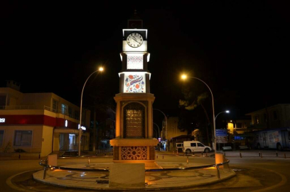 İznik’e çinili saat kulesi