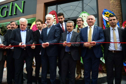 Sezgin Izgara’ya görkemli açılış