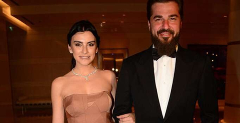 7 Aylık Hamile Neslişah Alkoçlar, Bebeğine Gelecek Hediyeleri Çocuk Esirgeme Kurumu'na Bağışlayacak