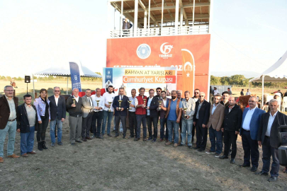 Rahvan atları, ‘Cumhuriyet Kupası’ için yarıştı