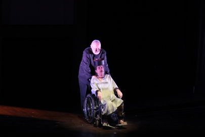 1984-Büyük Gözaltı Ayakta Alkışlandı