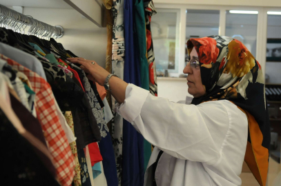 'Giymiyorsanız Giydirin' atölyesiyle destek oluyorlar