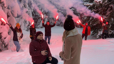 Karlar altında  evlilik teklifi