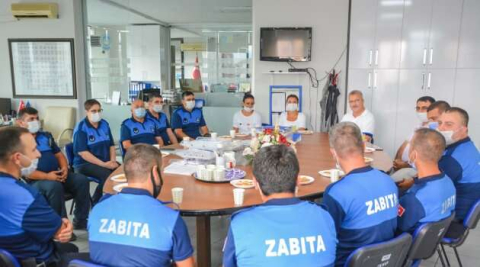 Başkan Özkan, zabıtaları unutmadı