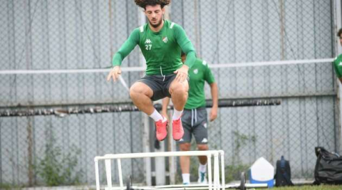 Bursasporlu futbolcuya Süper Lig’den iki talip