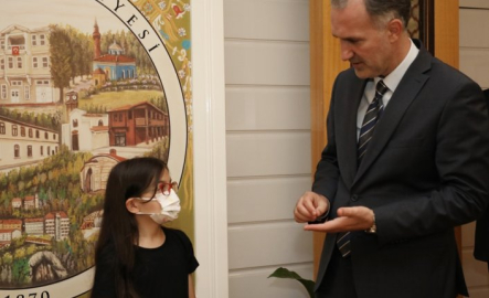 BAŞKAN TABAN ŞAMPİYON ÖĞRENCİYİ ÖDÜLLENDİRDİ