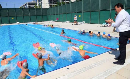 Osmangazi’de 12 bin çocuk yüzme öğrendi