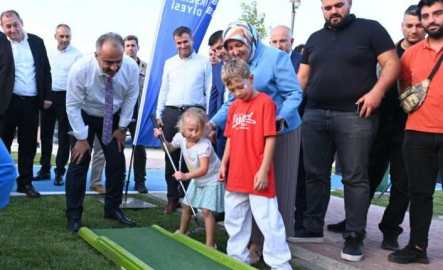 Göçmen konutları yeşile kavuştu