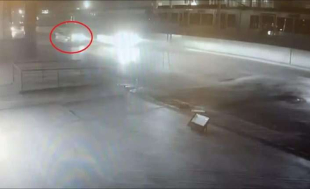 Bursa'da makas atan araç, motosikleti altına aldı