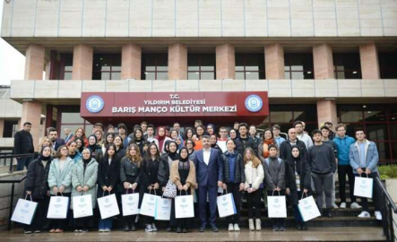 Depremzede öğrencilere TYT-AYT desteği Yıldırım Belediyesi'nden