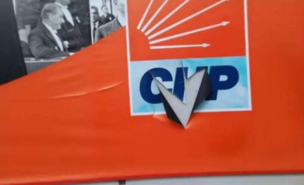 CHP Nilüfer İlçe binasına çirkin saldırı!