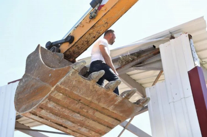 Bursa’da kaçak yapı yıkımını durduran yuva...