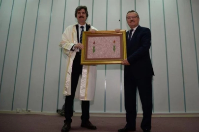 Uludağ Üniversitesi'nin yeni rektörü görevi devraldı