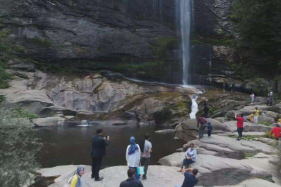 Şehir stresinden kaçanlar, Suuçtu Şelalesine akın etti
