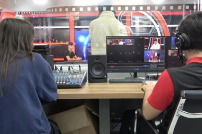 Bursa'da geleceğin anchormanları bu okulda yetişiyor