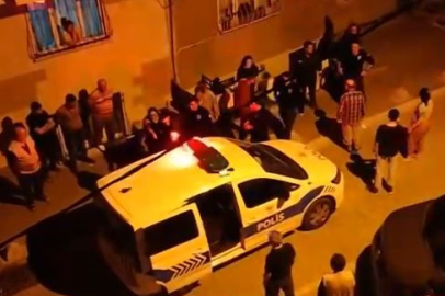 Esenyurt’ta babasını dövüp, mahalleli ile kavga eden adam kamerada