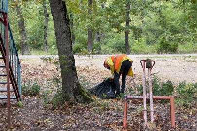 Bursa'da piknikçilerin bıraktığı çöpleri topladılar