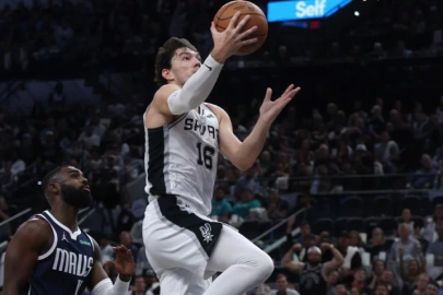 Cedi Osman’lı San Antonio, Dallas’a mağlup oldu