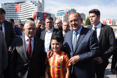 Bakan Özhaseki: “Bu coğrafyada güçlü olmak bir mecburiyettir”