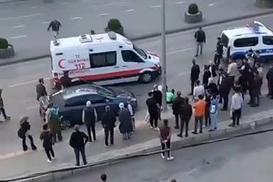 Bursa’da otomobilin çarptığı genç kız ağır yaralandı