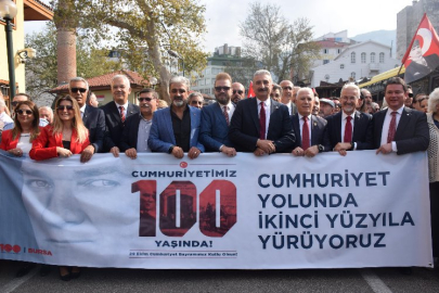 CHP Bursa’dan Coşkulu 100. Yıl Yürüyüşü