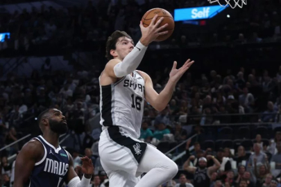 Cedi Osmanlı San Antonio, Clippers’a mağlup oldu