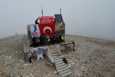 Cumhuriyet’in 100. yılında Uludağ’ın zirvesine tırmandılar