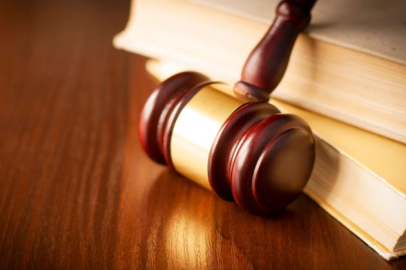 Eşini ailesiyle görüştürmeyen kocaya Yargıtay'dan kötü haber