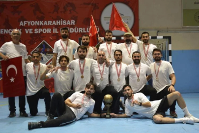 Futsal turnuvasının şampiyonu Nilüfer Belediyesi GESK