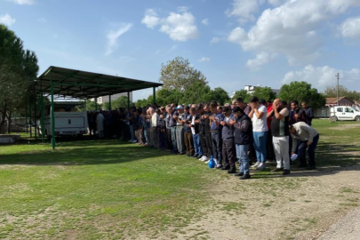 Cinnet kurbanı anne ve oğulları toprağa verildi