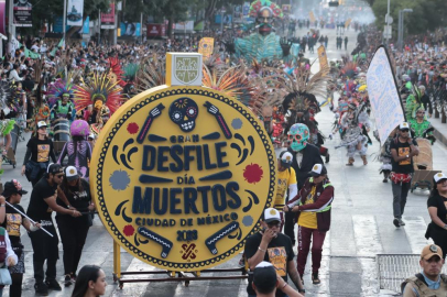 Meksika’da “Ölüler Günü” renkli görüntülere sahne oldu