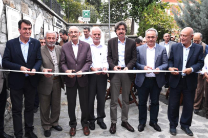 Osmangazi'de bu kütüphanede 700 yıllık şiir mirası var