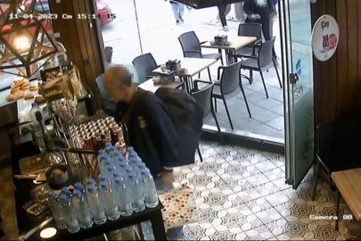 Vicdansız hırsız yardım kumbarasını çaldı: O anlar kamerada