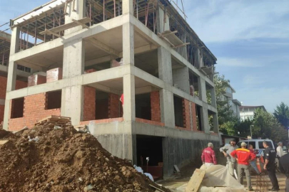 Bursa'da inşaattan düşen işçi ölümden döndü