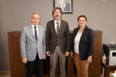 BUÜ Fen Edebiyat Fakültesi'nin dekanı değişti