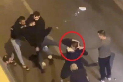 Kavga ettiği kişinin yüzüne uçan tekme attı