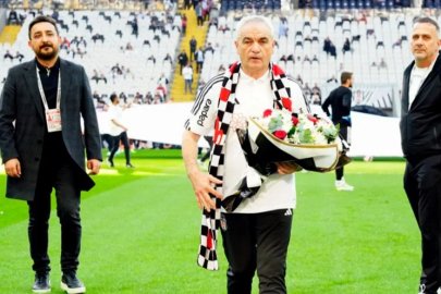 Dolmabahçe’de Rıza Çalımbay’a sevgi gösterisi