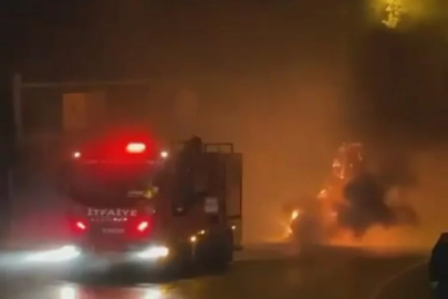 Bursa’da seyir halindeki otomobil alev alev yandı