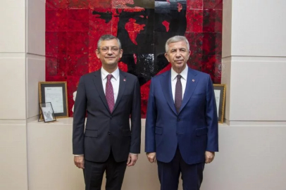 CHP lideri Özel, Mansur Yavaş’ı kabul etti