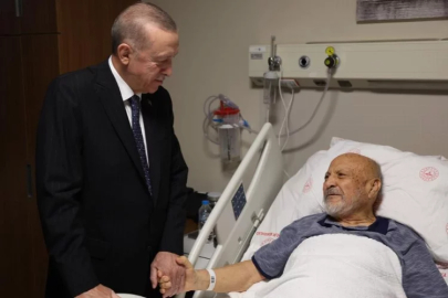 Cumhurbaşkanı Erdoğan, eski Devlet Bakanı Aksay'ı hastanede ziyaret etti