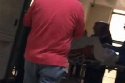 Eşini uykusunda bıçaklayarak öldürdü